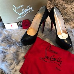 STUNNING Christian Louboutin daffodils size 39.5